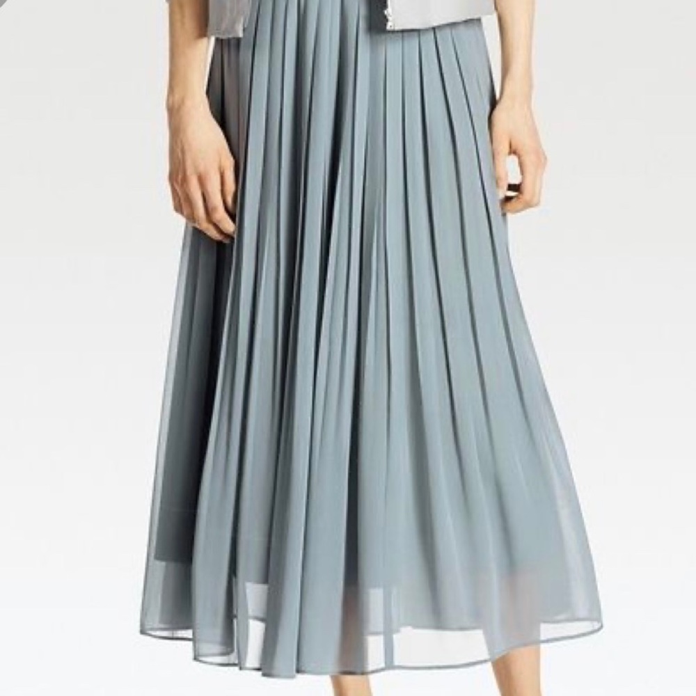 Uniqlo High Waisted Chiffon Pleated Skirt